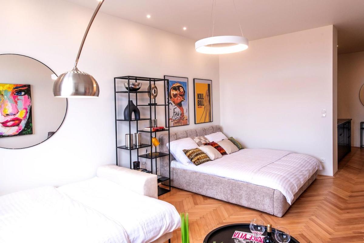 Sunny & Quiet In Peaceful Hood,metro Access Apartment *