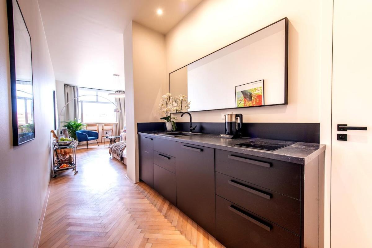 Sunny & Quiet In Peaceful Hood,metro Access Apartment Prague