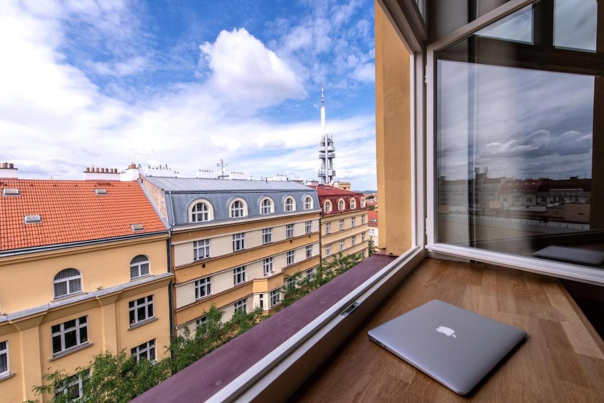 Sunny & Quiet In Peaceful Hood,metro Access Apartment Prague