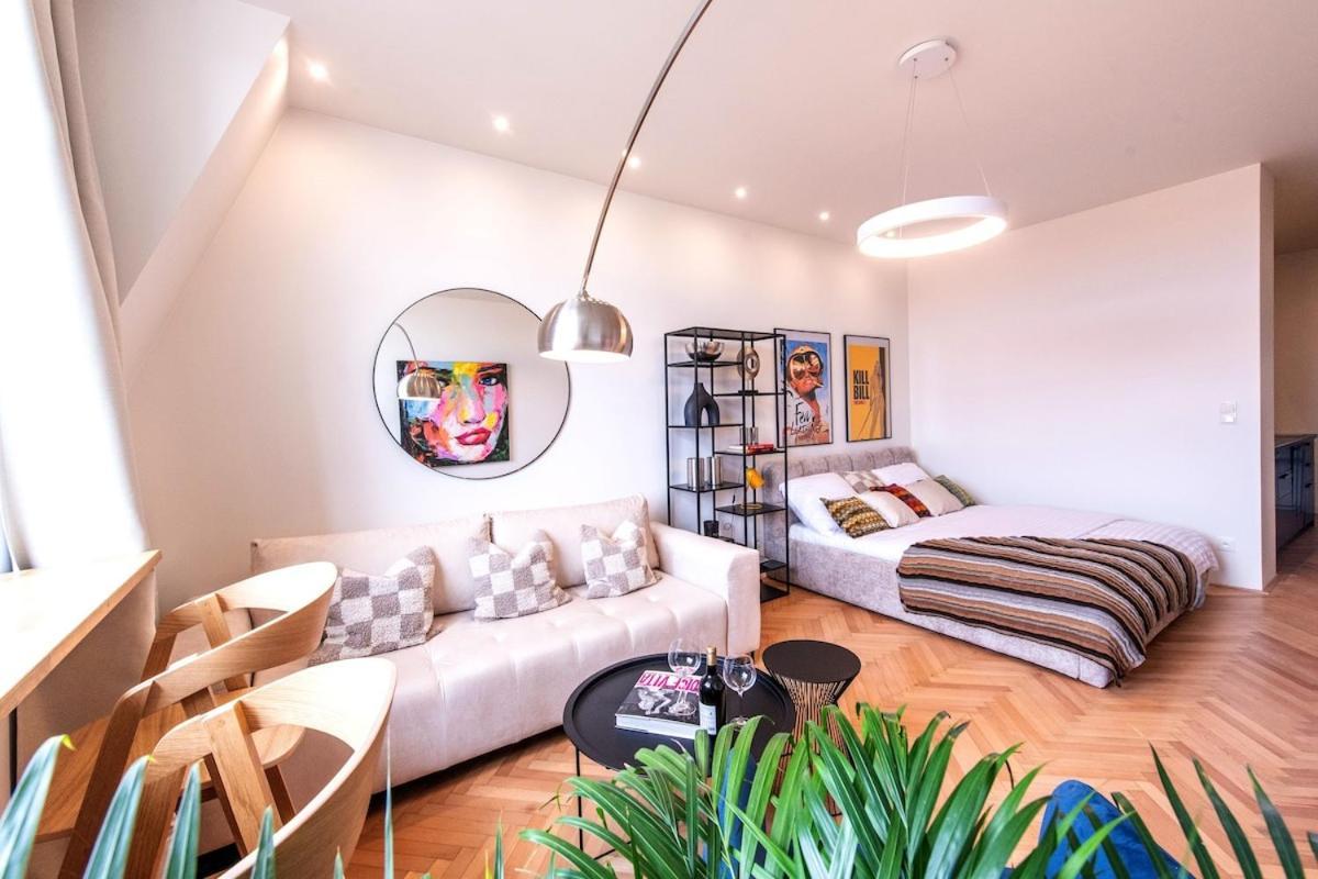 Apartment Sunny & Quiet In Peaceful Hood,metro Access Prague