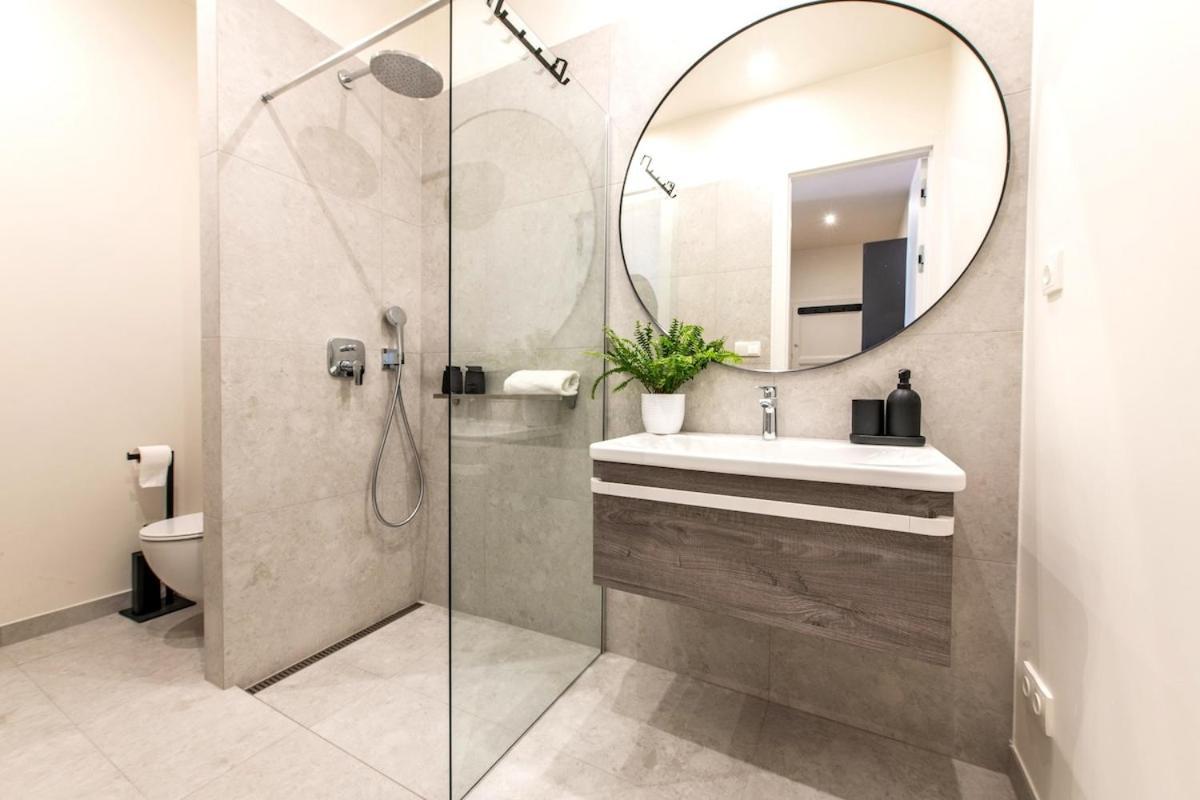 Apartment Sunny & Quiet In Peaceful Hood,metro Access *