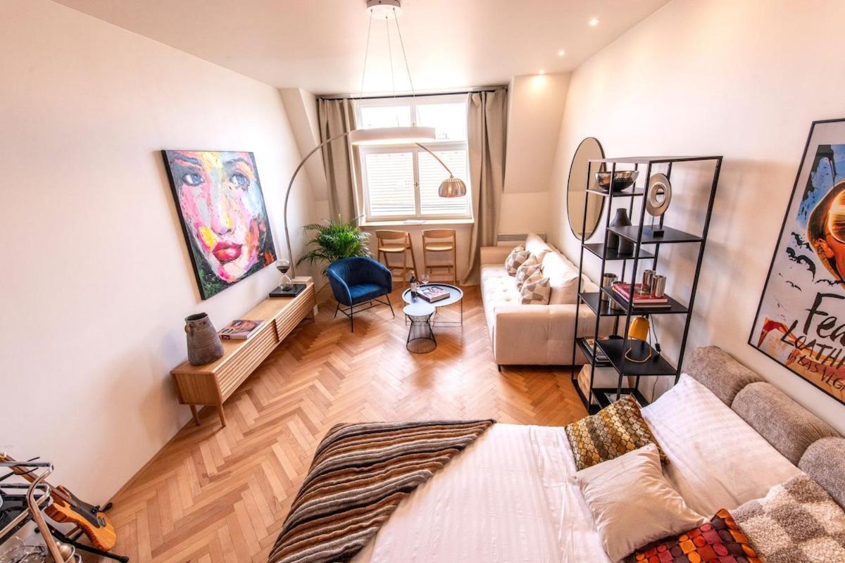 Apartment Sunny & Quiet In Peaceful Hood,metro Access Prague