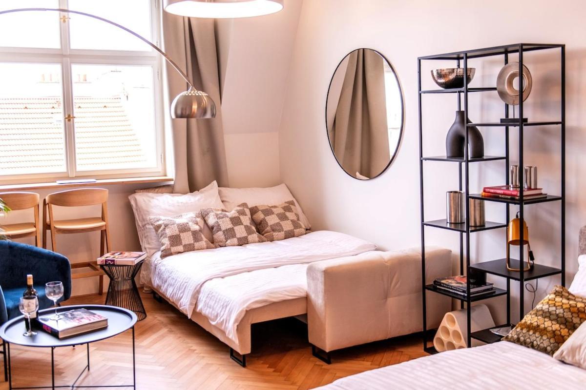 Sunny & Quiet In Peaceful Hood,metro Access Apartment