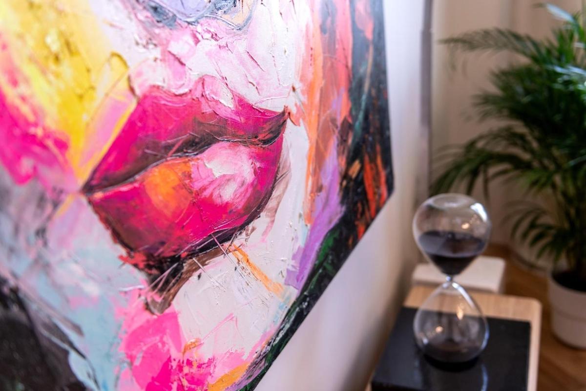 Sunny & Quiet In Peaceful Hood,metro Access Apartment Prague