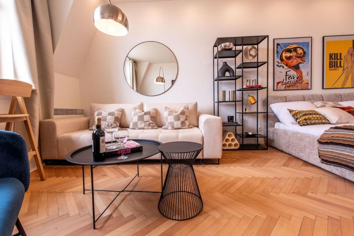 Sunny & Quiet In Peaceful Hood,metro Access Apartment Prague