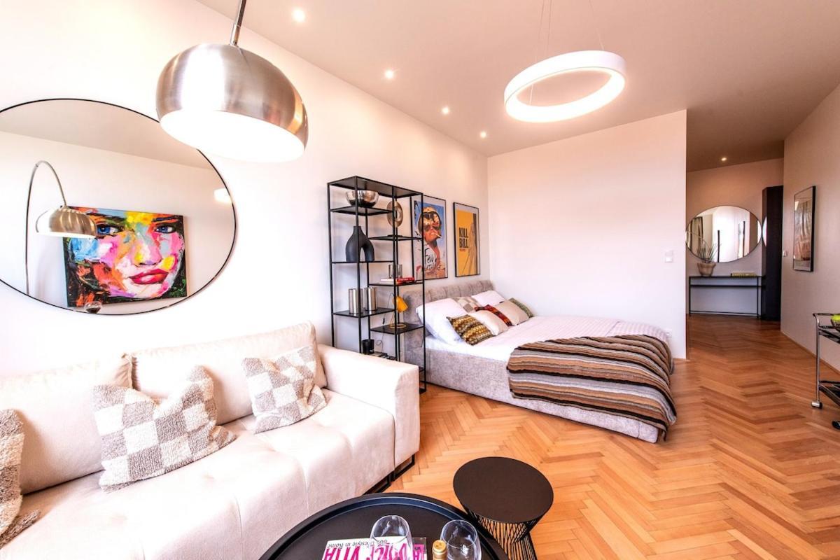 Sunny & Quiet In Peaceful Hood,metro Access Apartment